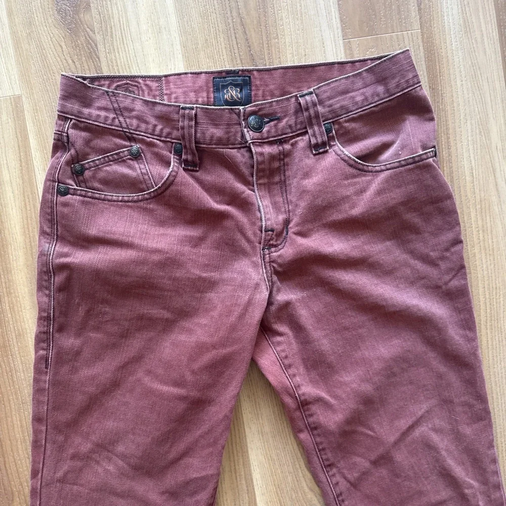 Vintage Rock & Republic Colburg Straight Jeans 33x32 Burnt Dark Red Denim Street - Picture 2 of 9